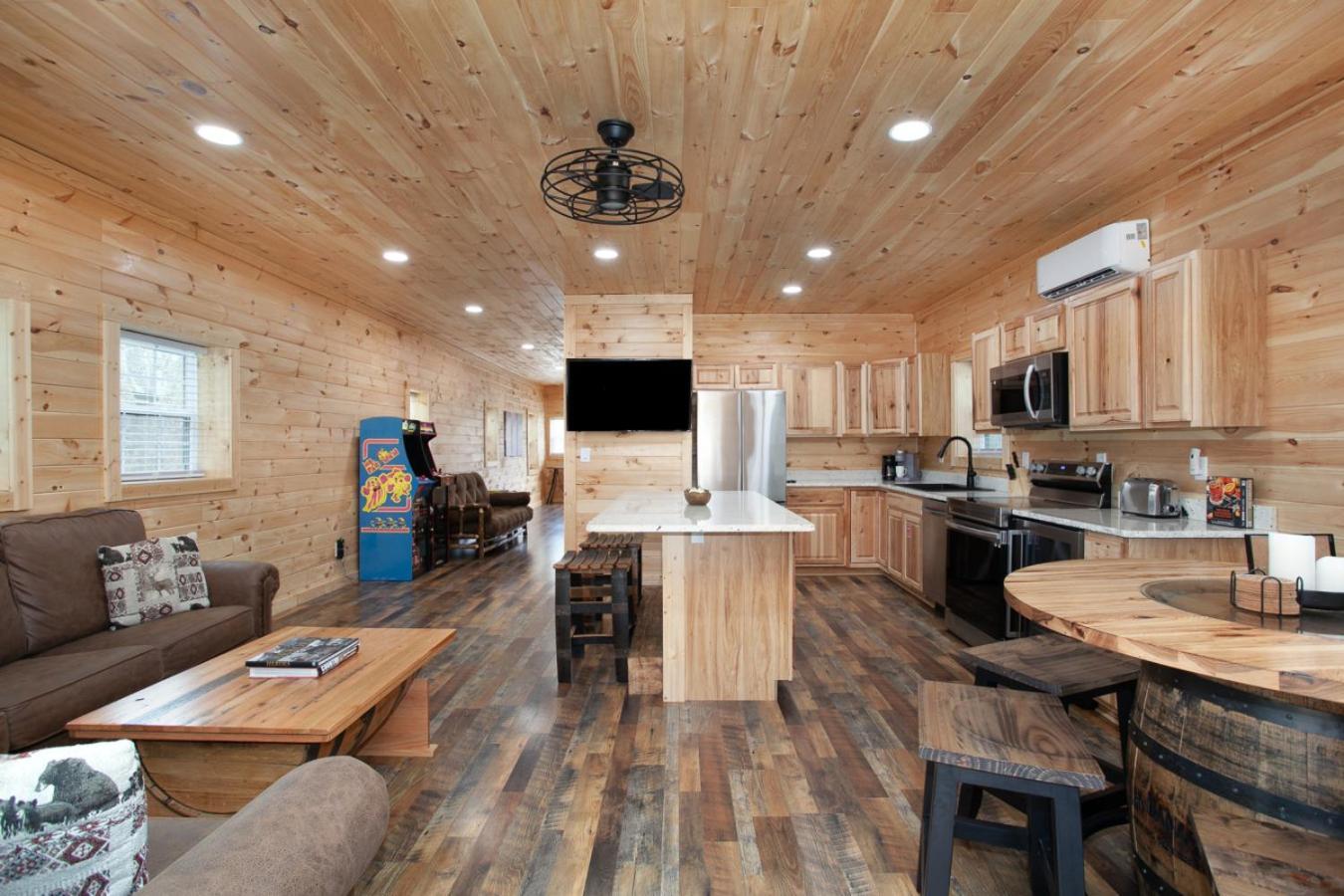 Whiskey Barrel W Hot Tub Arcade Game Fire Pit Villa Sevierville Eksteriør bilde